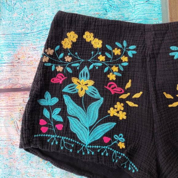 Honey Punch Black Embroidered Festival Shorts, L - Picture 4 of 10